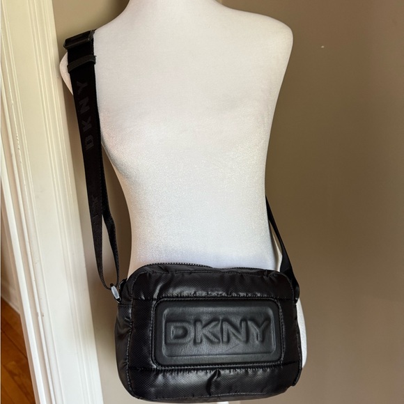 DKNY  Camera Bag Nylon Cross Body Bag - Picture 1 of 7
